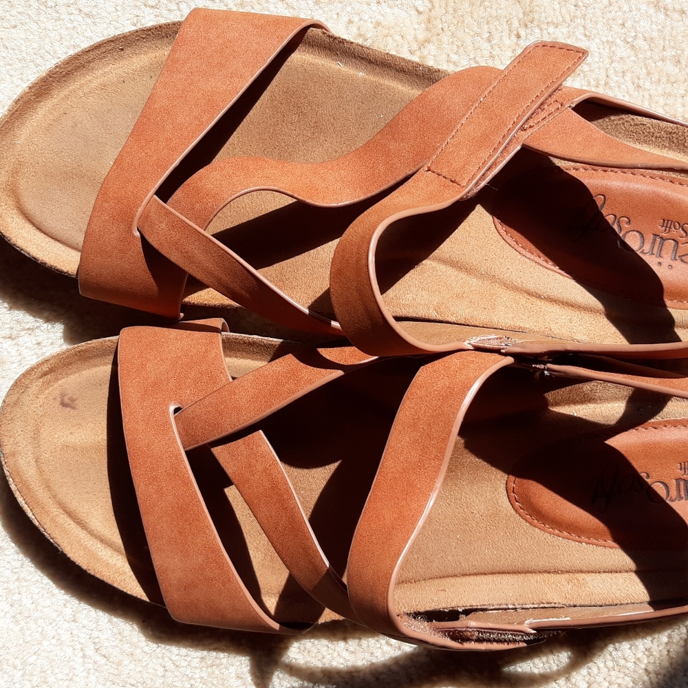 Women's sandals size 9